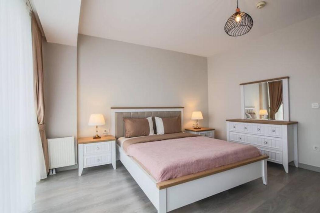 5 Etoiles 1+1 Avec Piscine Daire