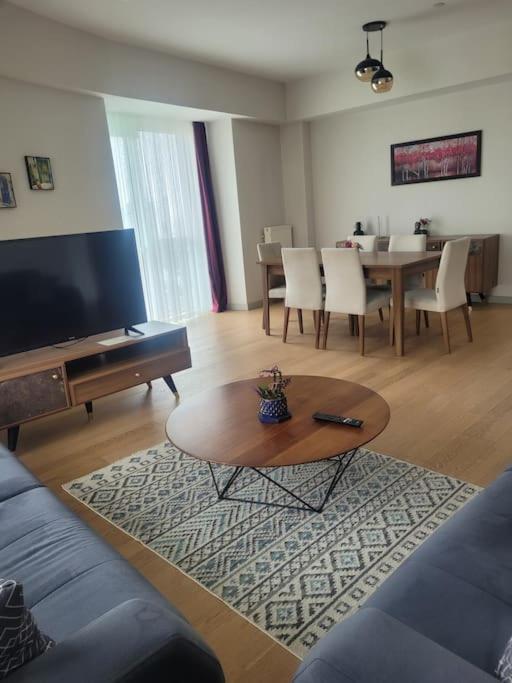 5 Etoiles 1+1 Avec Piscine *